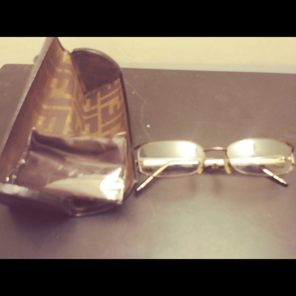 Fendi (Authentic) - Picture 3 of 3